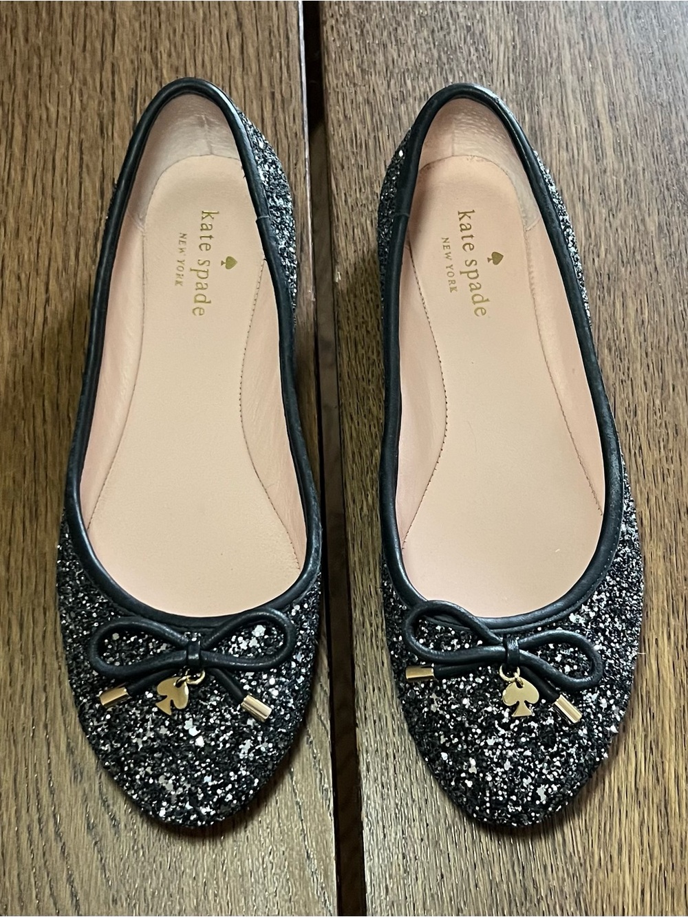 Kate Spade New York Black Glitter Ballet Flats Bow Gold Spade Charm Women’s 8M